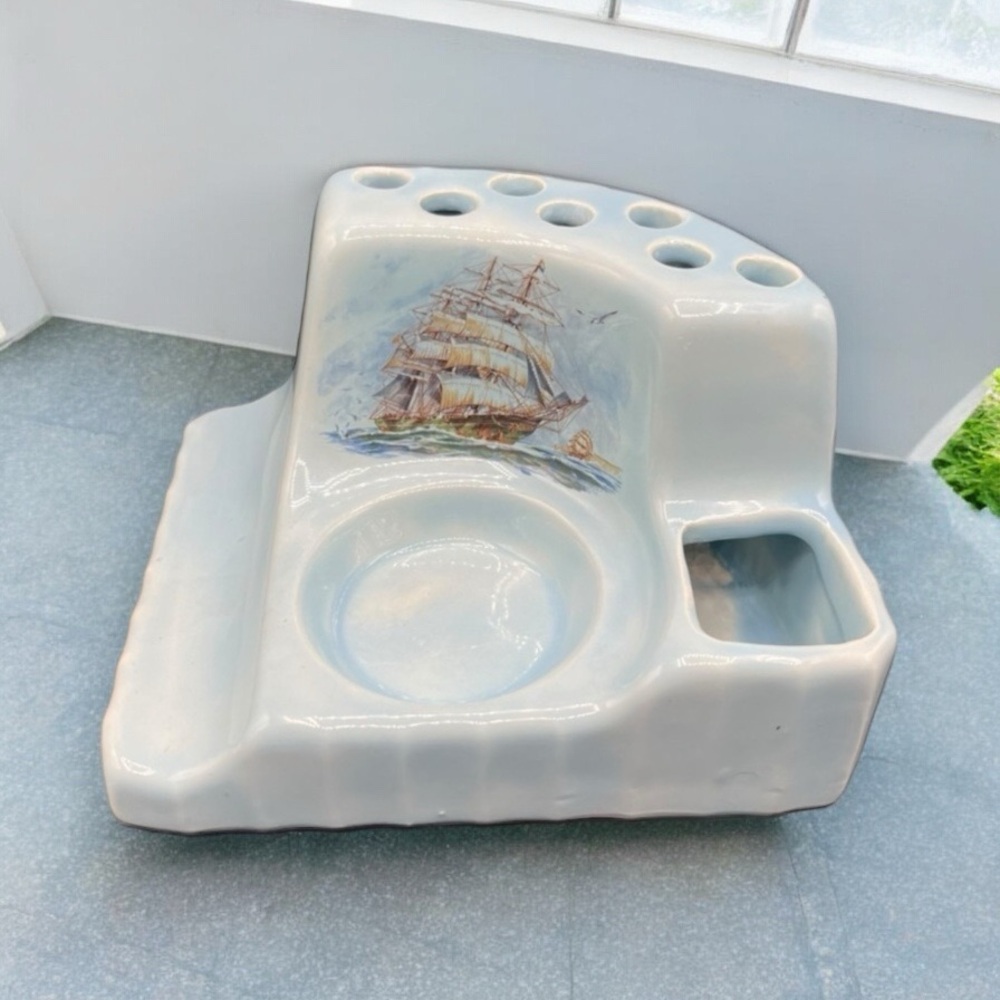 VINTAGE TAMPA BAY MOLD CO. SAILING SHIP TOOTHBRUSH HOLDER